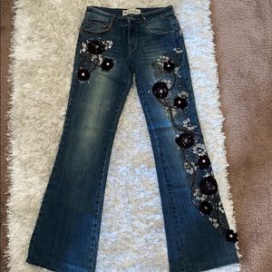 Beautiful jeans with flower incrustations